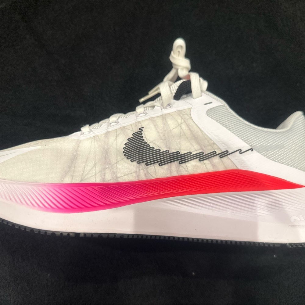 Nike women’s running shoe brand new no box